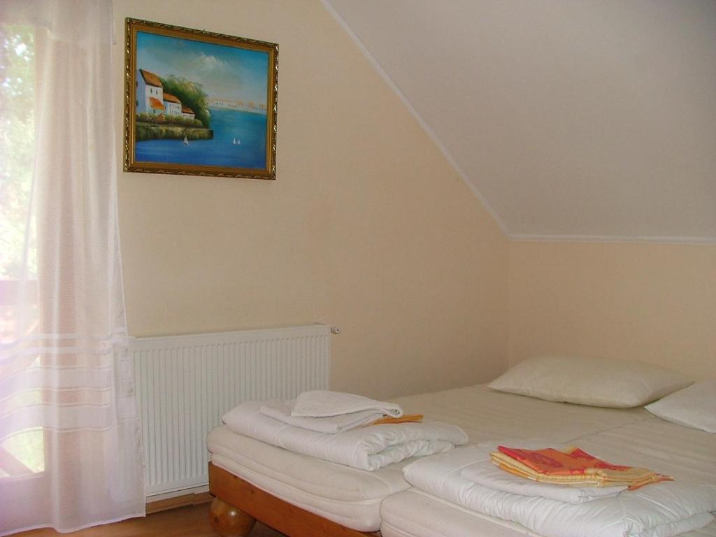 Szarvas Panzio Otel Erdőbénye Oda fotoğraf