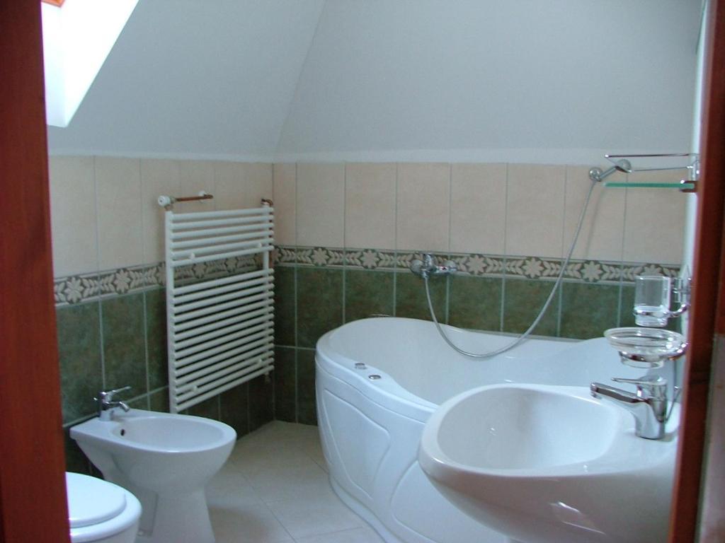 Szarvas Panzio Otel Erdőbénye Oda fotoğraf